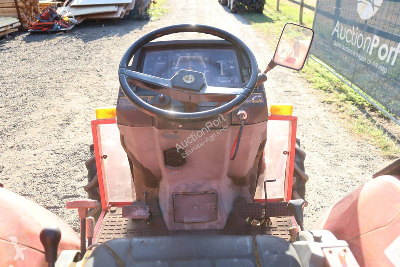 Tractor Mitsubishi MT26