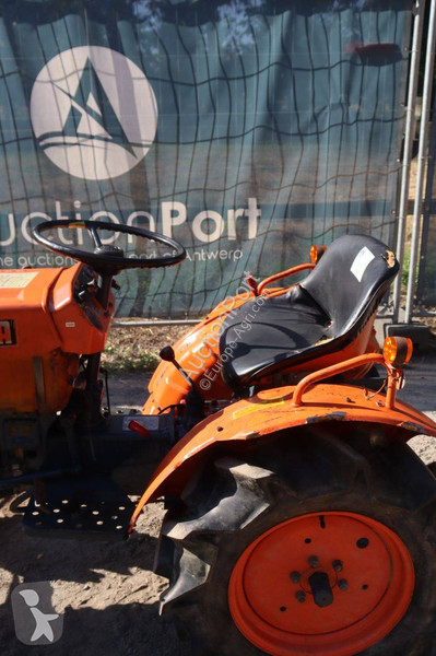 Tractor Kubota B7001