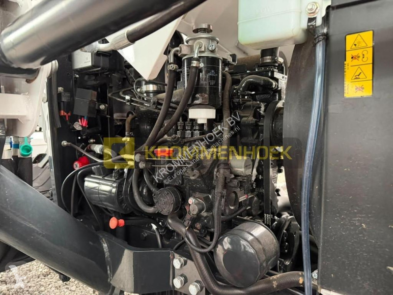 Zemědělský traktor  CT 2025 Front loader FL7