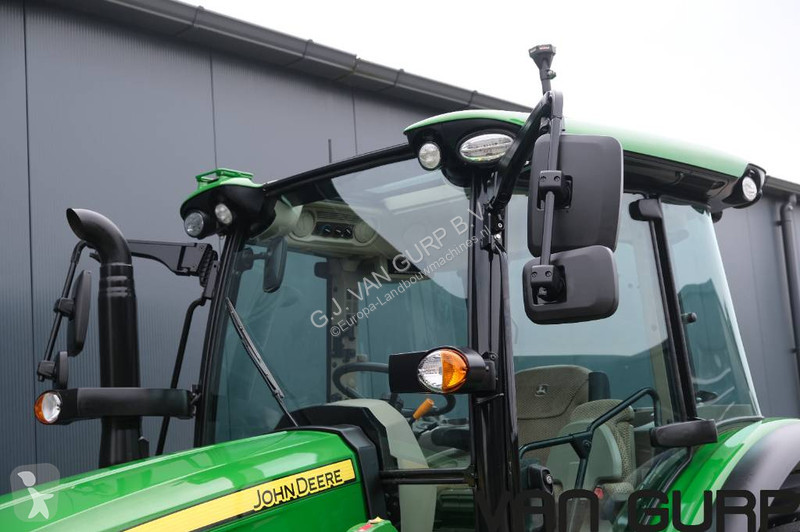Сільськогосподарський трактор John Deere 5130 M...