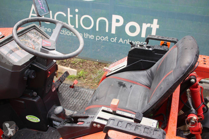 Сільськогосподарський трактор Yanmar F165D