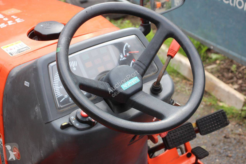Сільськогосподарський трактор Kubota KJ11