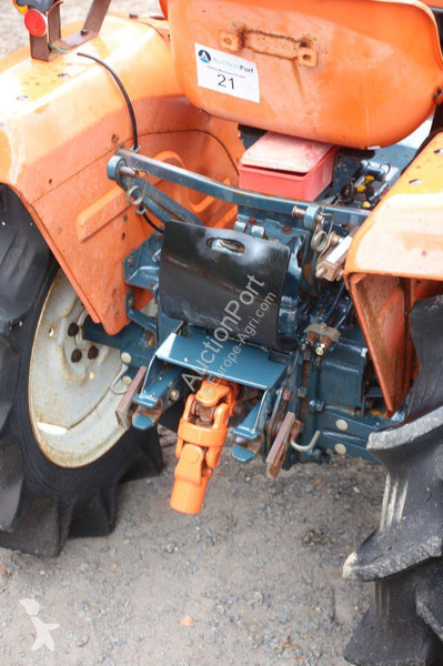 Сільськогосподарський трактор Kubota B1502DT