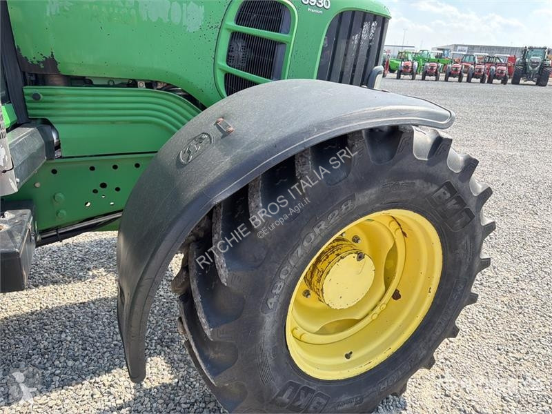 Tractor John Deere 6930 4WD Tractor