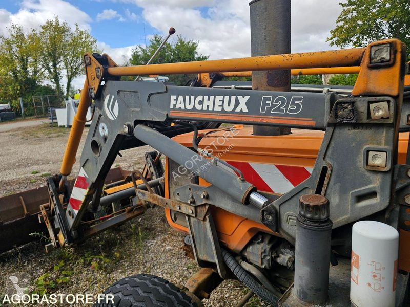 Tractor Renault R3143