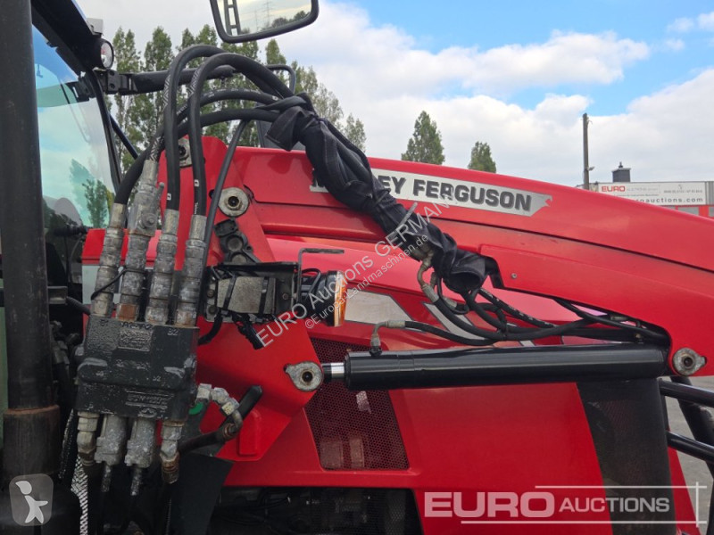 Tractor Massey Ferguson 5711