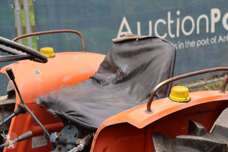 Kubota L2000DT tractor