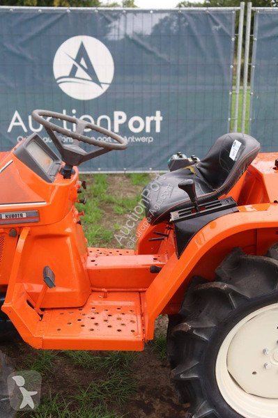 Tractor agrícola Kubota B1-15 Bulltra