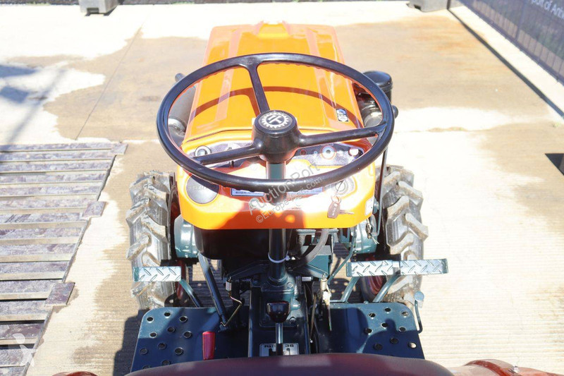 Tractor agrícola Kubota B7001DT