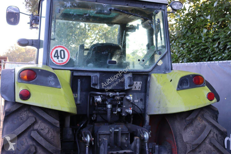 Tractor agrícola Claas 340 AXOS