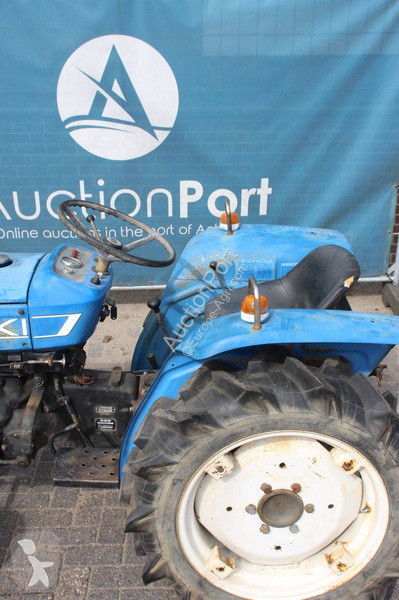 Tractor agrícola Iseki TS1610