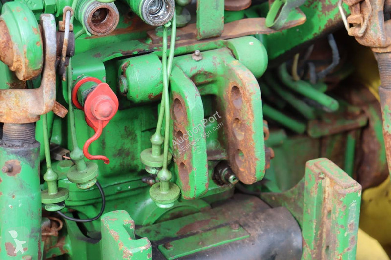 Tractor agrícola John Deere 5615 V