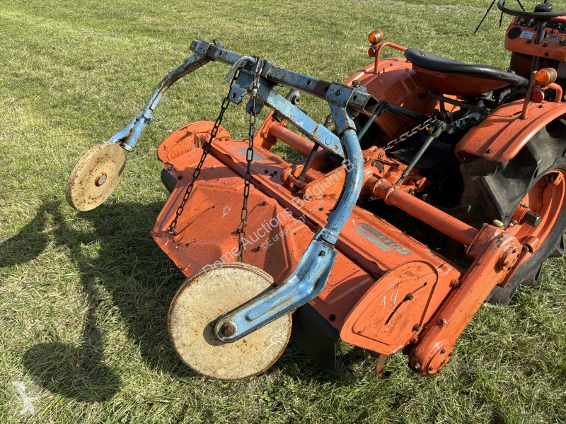 Tractor  B7001