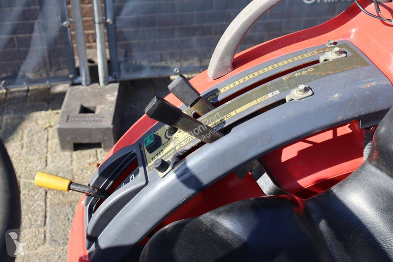 Tracteur agricole Mitsubishi MTZ20
