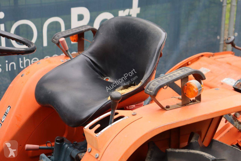 Tractor Kubota B1402