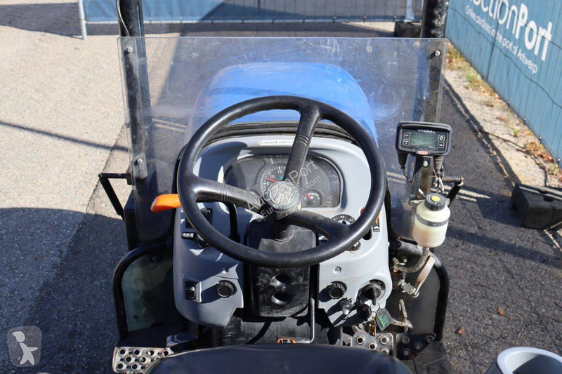 Tracteur agricole New Holland BOOMER