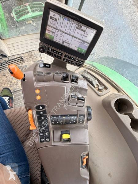 Lantbrukstraktor John Deere 7210R