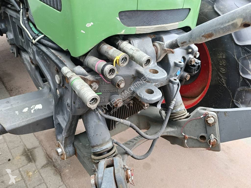 Lantbrukstraktor Fendt 712 Vario TMS fronthef...
