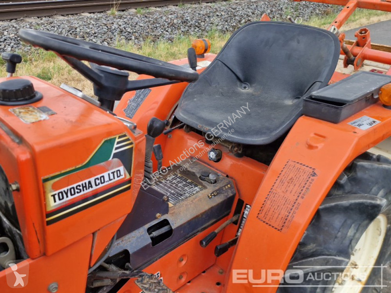 Lantbrukstraktor Hinomoto C144