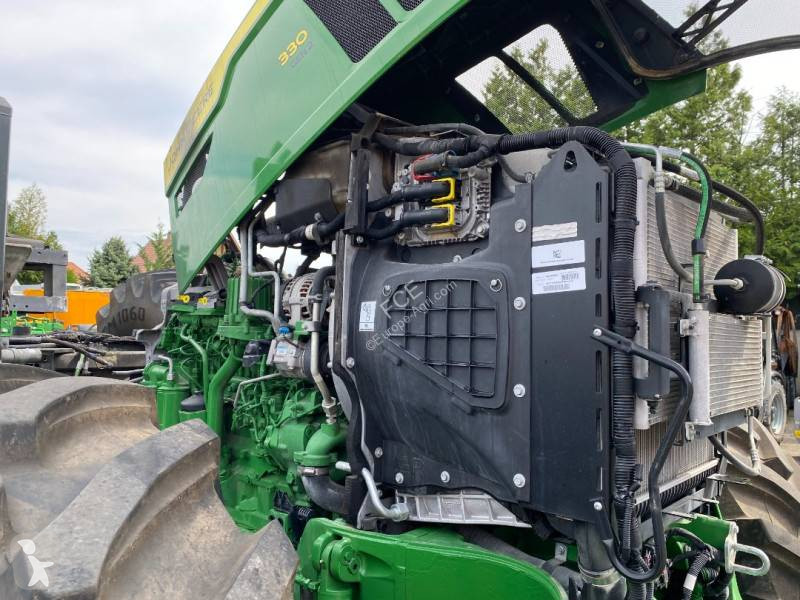 Lantbrukstraktor John Deere 7R330...