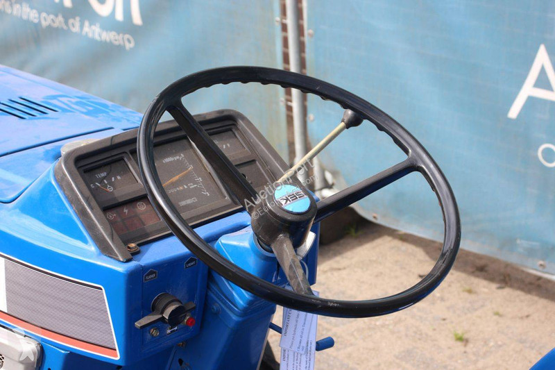 Сільськогосподарський трактор Iseki TL1900F