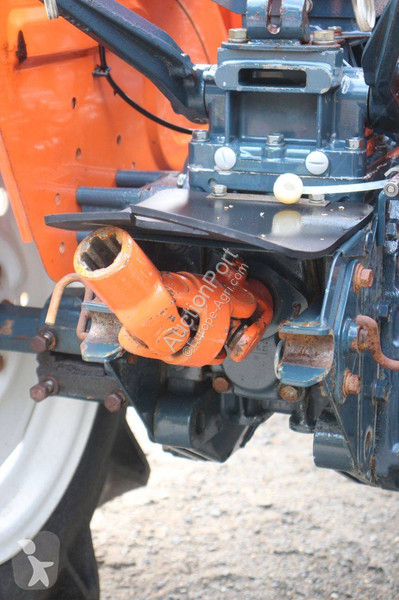 Сільськогосподарський трактор Kubota B1500DT