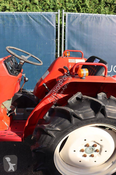 Tractor agrícola Yanmar YM 2010
