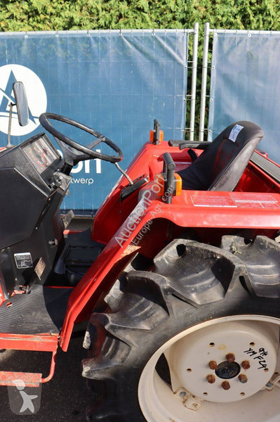 Tractor agrícola Yanmar F24