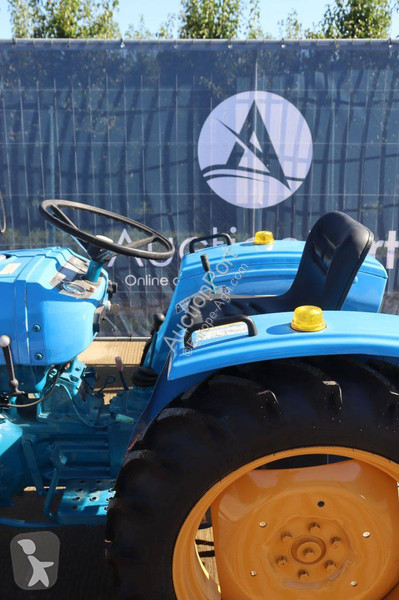 Tractor agrícola Hinomoto E18