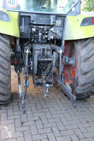 Tractor agrícola Claas 340 AXOS