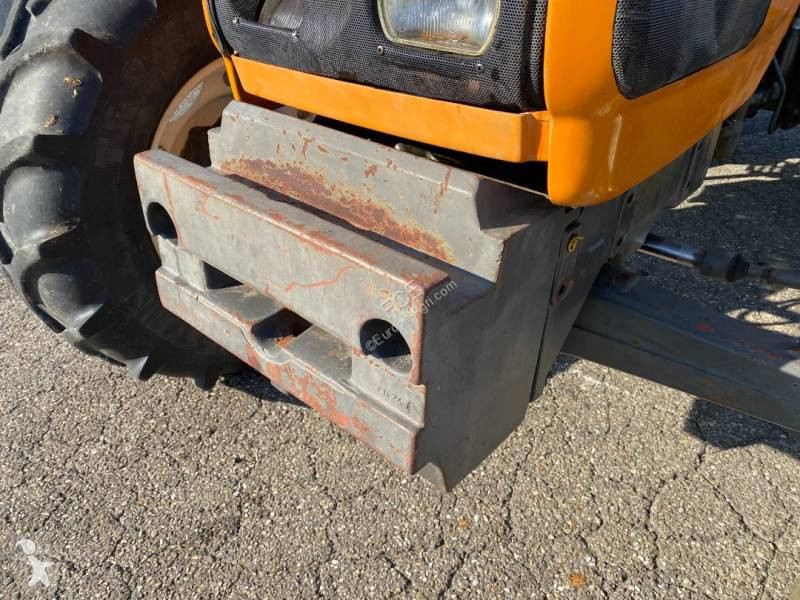 Tractor Renault 330  endommagé