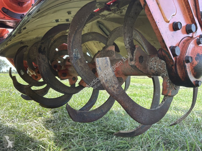 Tractor  B7001