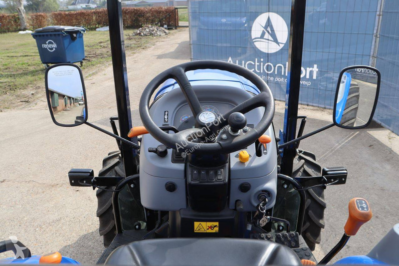 Tracteur agricole New Holland Boomer 55
