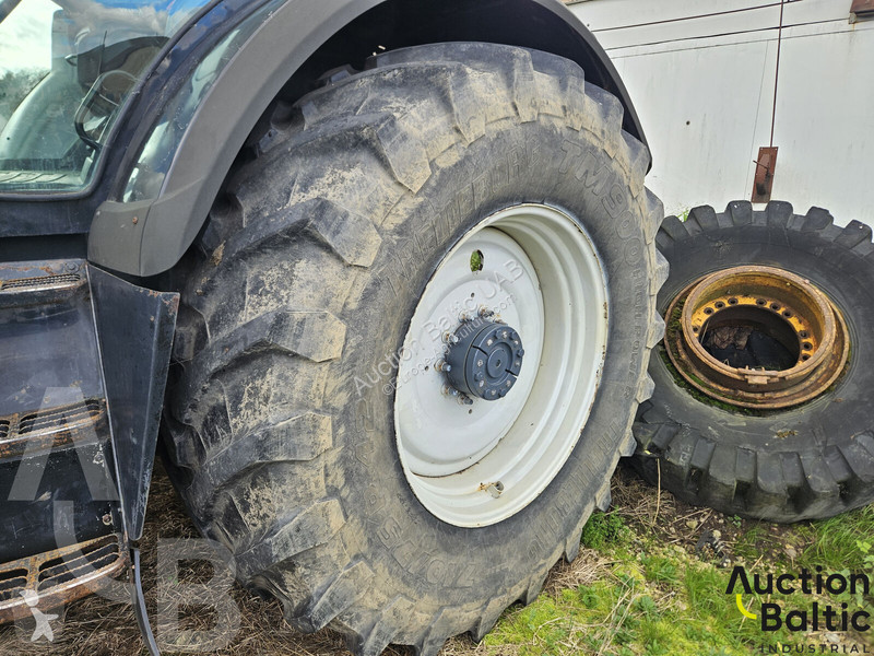 Tracteur agricole Valtra