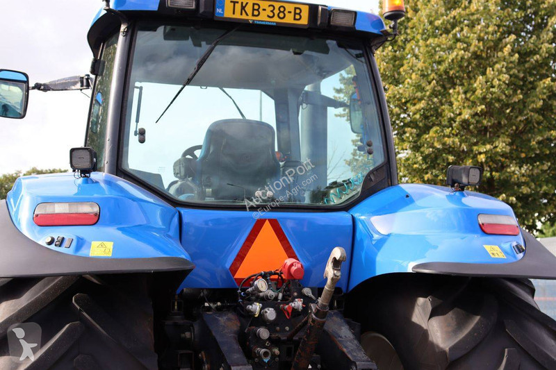 Zemědělský traktor New Holland T8020