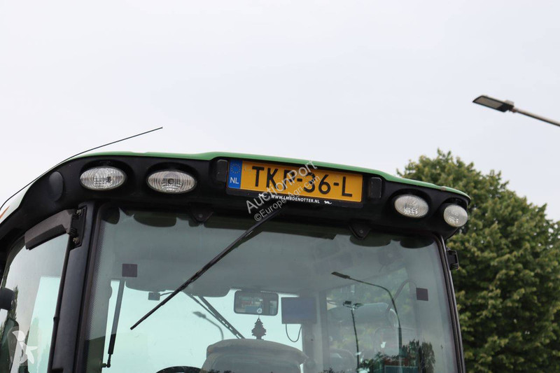 Zemědělský traktor John Deere 6190R