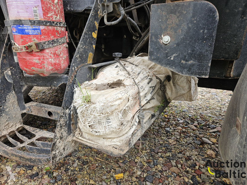 Zemědělský traktor Massey Ferguson 6480