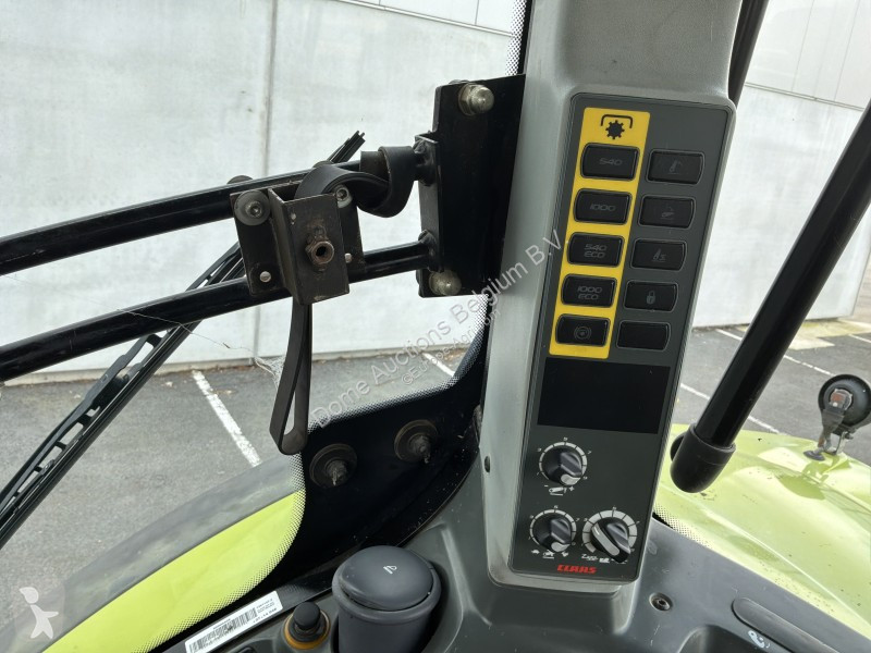 Zemědělský traktor Claas 830 Axion