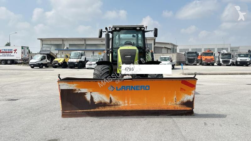 Tractor agrícola Claas Axion 810