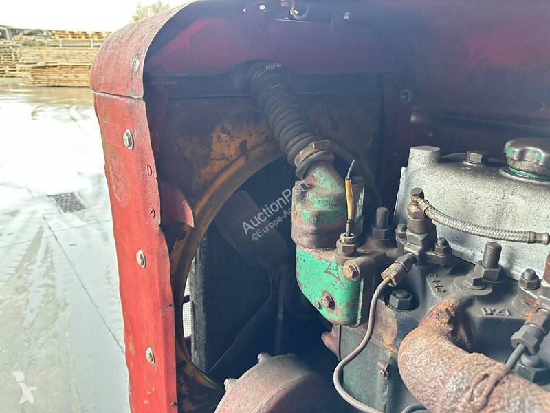 Tractor Volvo 470