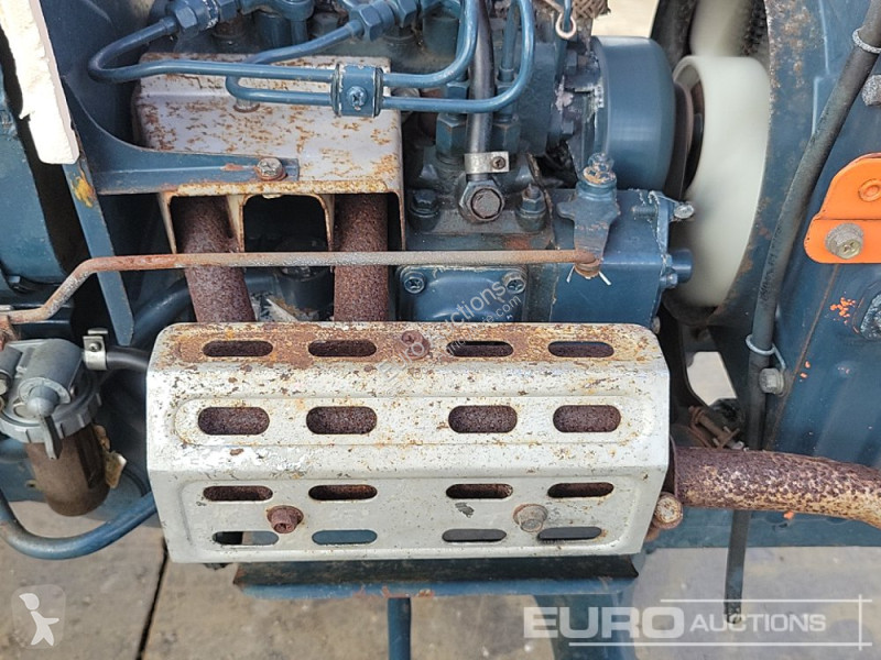 جرار زراعي  B6000
