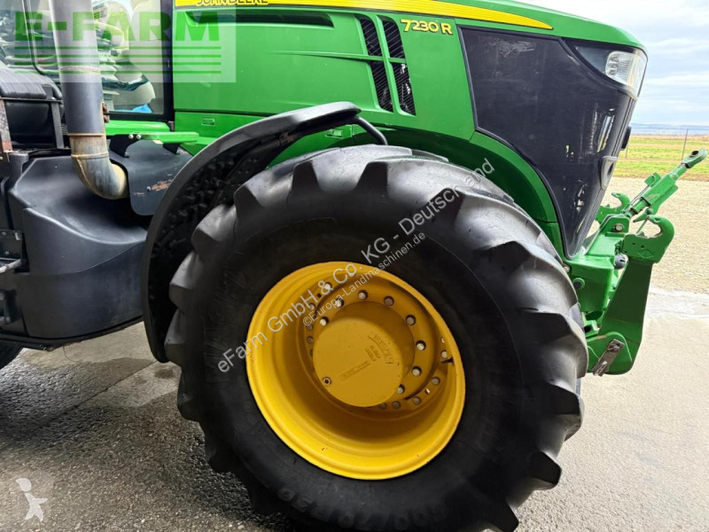 Lantbrukstraktor John Deere 7230R