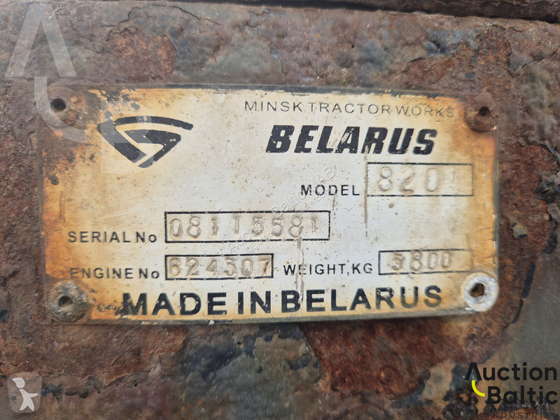 Lantbrukstraktor MT3 Belarus-820