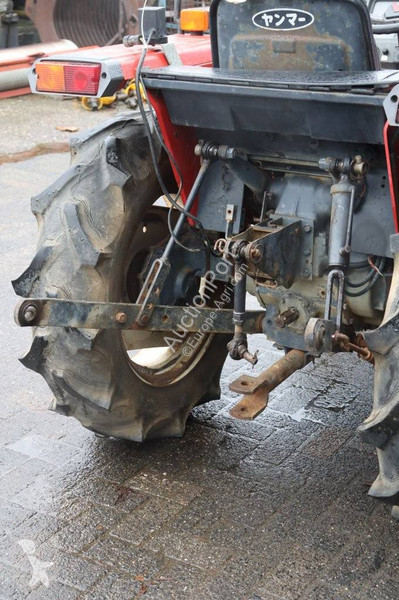 Сільськогосподарський трактор Yanmar...