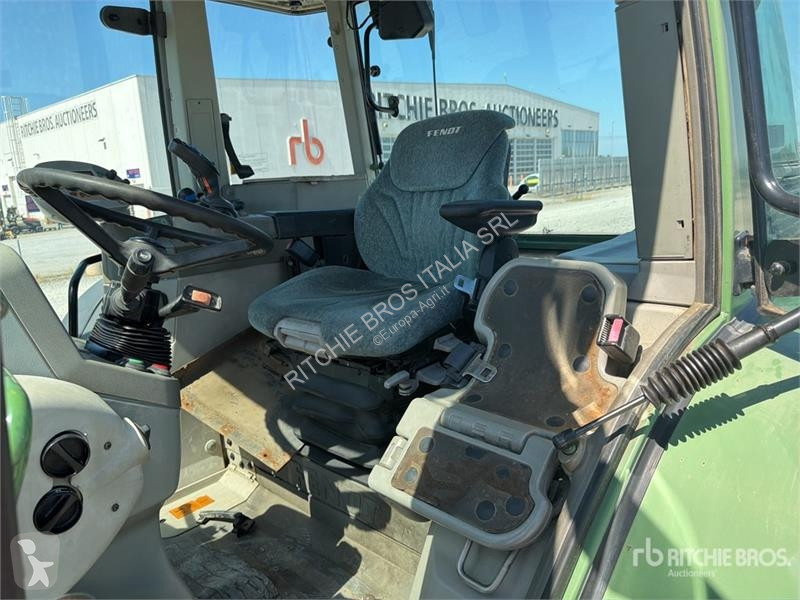 Сільськогосподарський трактор Fendt 716 Vario
