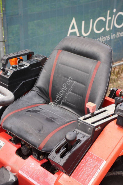 Сільськогосподарський трактор Yanmar F165D