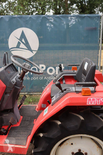 Mitsubishi MT16 tractor