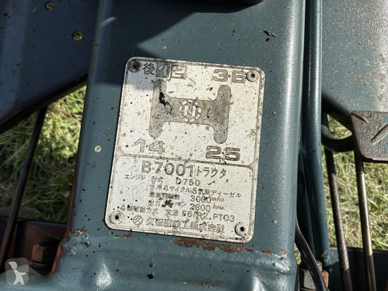 Tractor  B7001