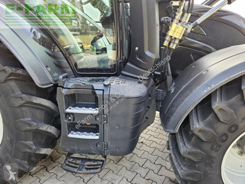 Tracteur agricole Valtra  n 175 active
