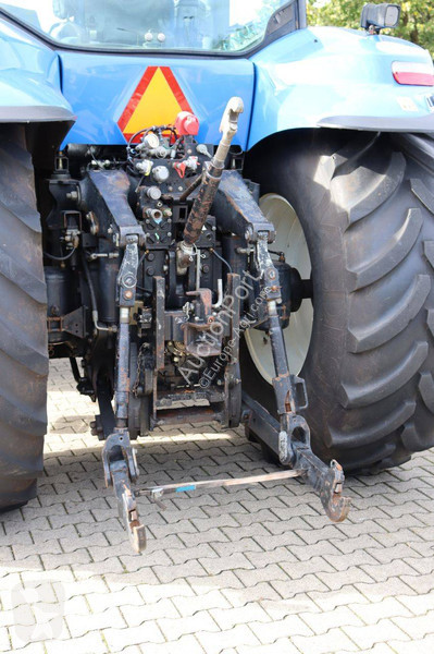 Zemědělský traktor New Holland T8020